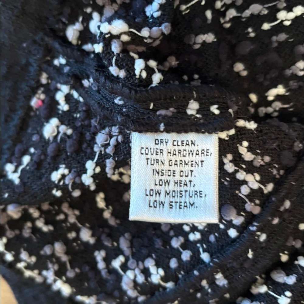 St. John Black and White Women's Tweed Jacket Size 10 - Picture 8 of 8